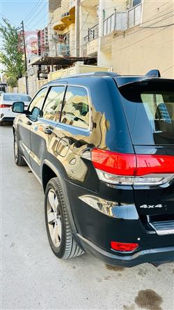 جیپ گراند شیرۆکی